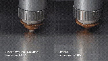 左側ではセーブガスノズルを使って、バリがなくしっかり抜け落ちる切断、右側ではその他のノズルを使ってバリがあり抜け落ちない切断