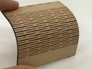 カーフベンディングとは？木材を自由に曲げるレーザー加工技術を解説！